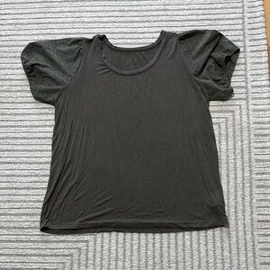 Eyelet sleeve design t shirt